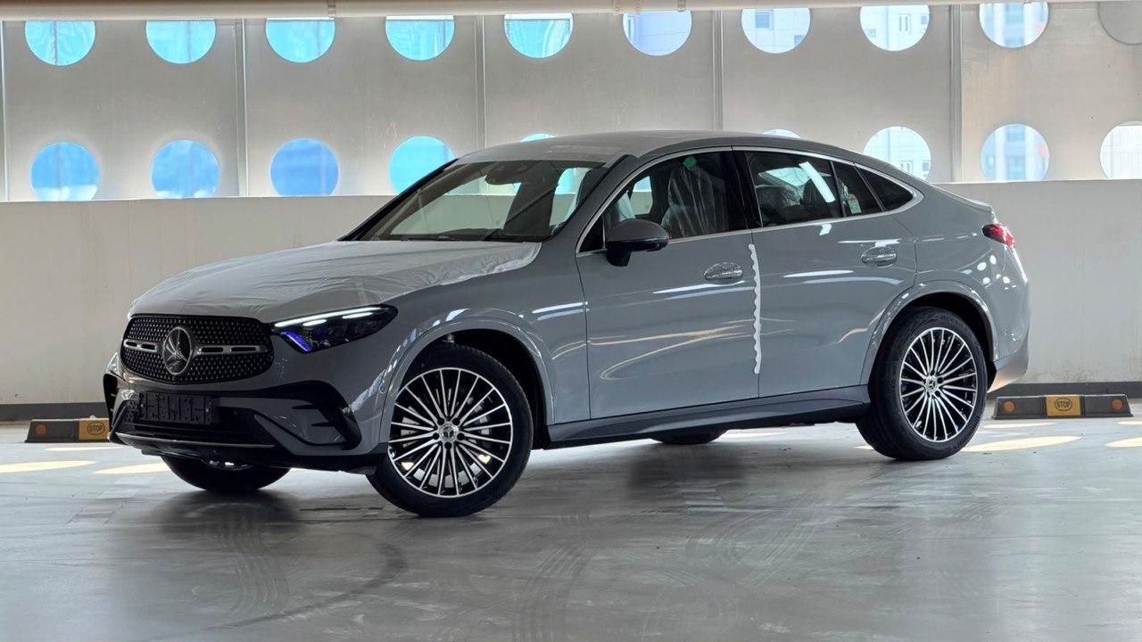 Новый Mercedes-Benz GLC 300 2026 AMG Line в цвете Alpine Grey