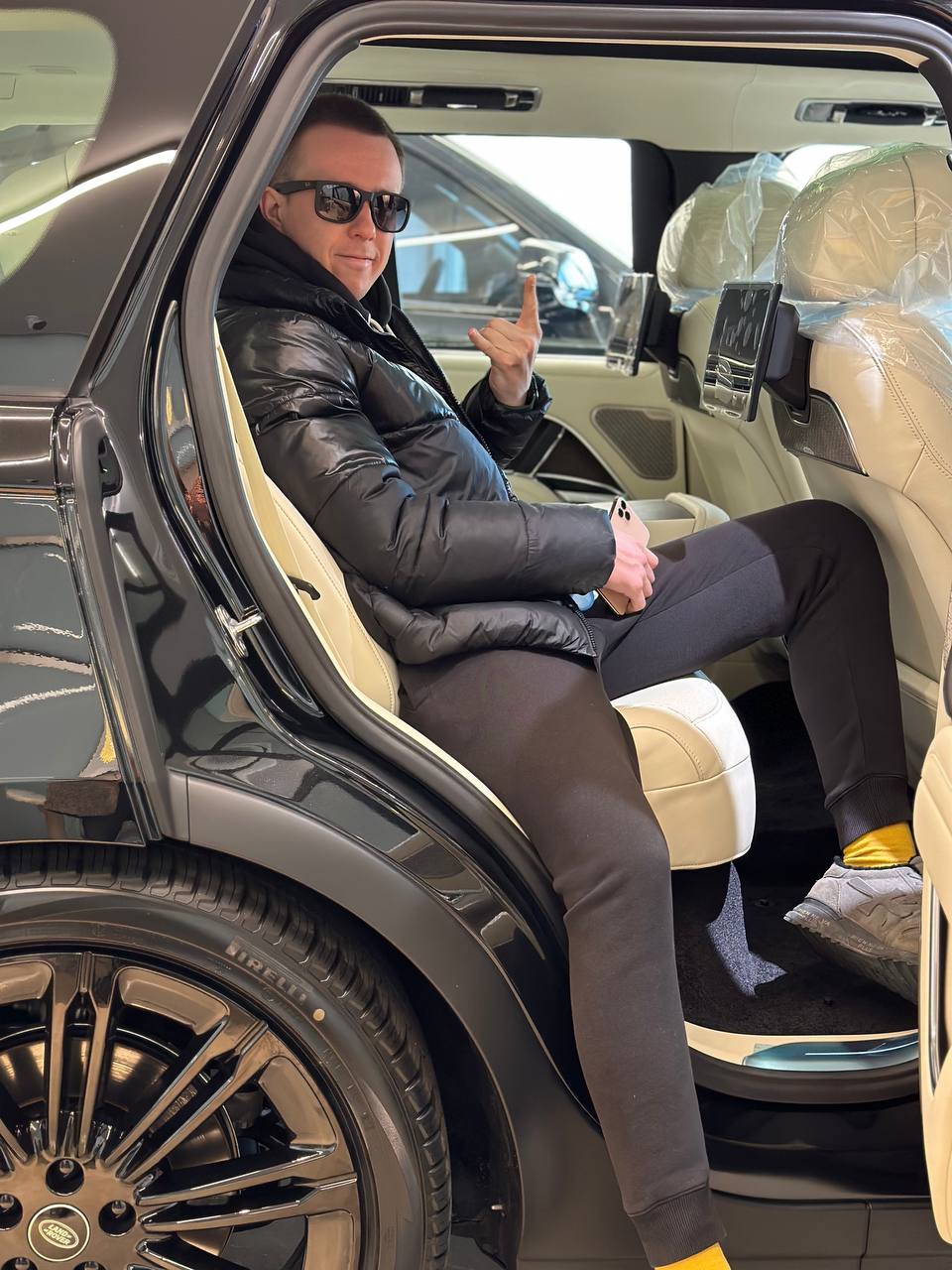 Интерьер премиального автомобиля из Кореи